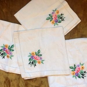 vintage linen napkins w/floral embroidery